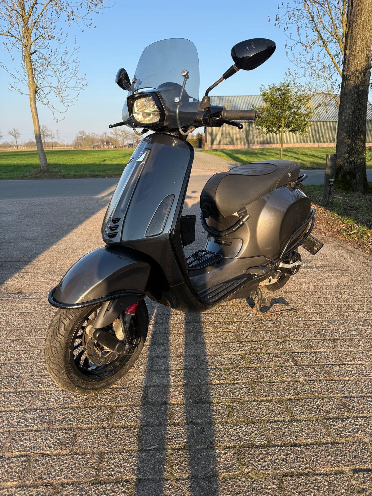 Vespa sprint agaath grijs custom snor, Fietsen en Brommers, Ophalen, Zo goed als nieuw, Benzine, Overige modellen