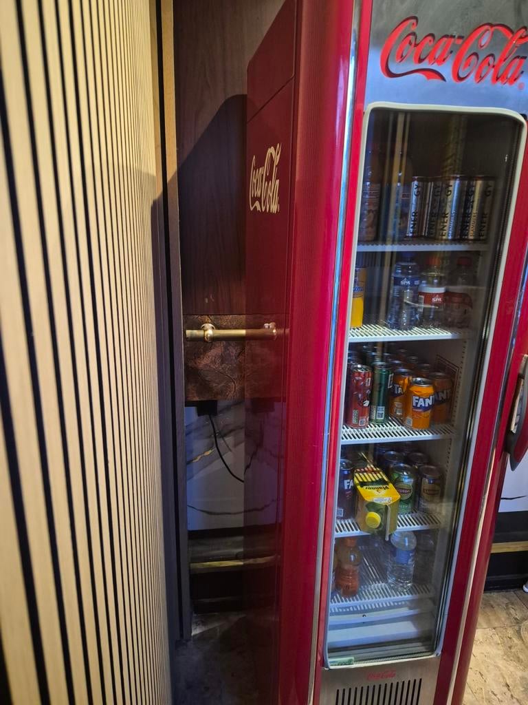 Coca Cola retro koelkast, Witgoed en Apparatuur, Koelkasten en IJskasten, 200 liter of meer, Zonder vriesvak, Gebruikt, 160 cm of meer