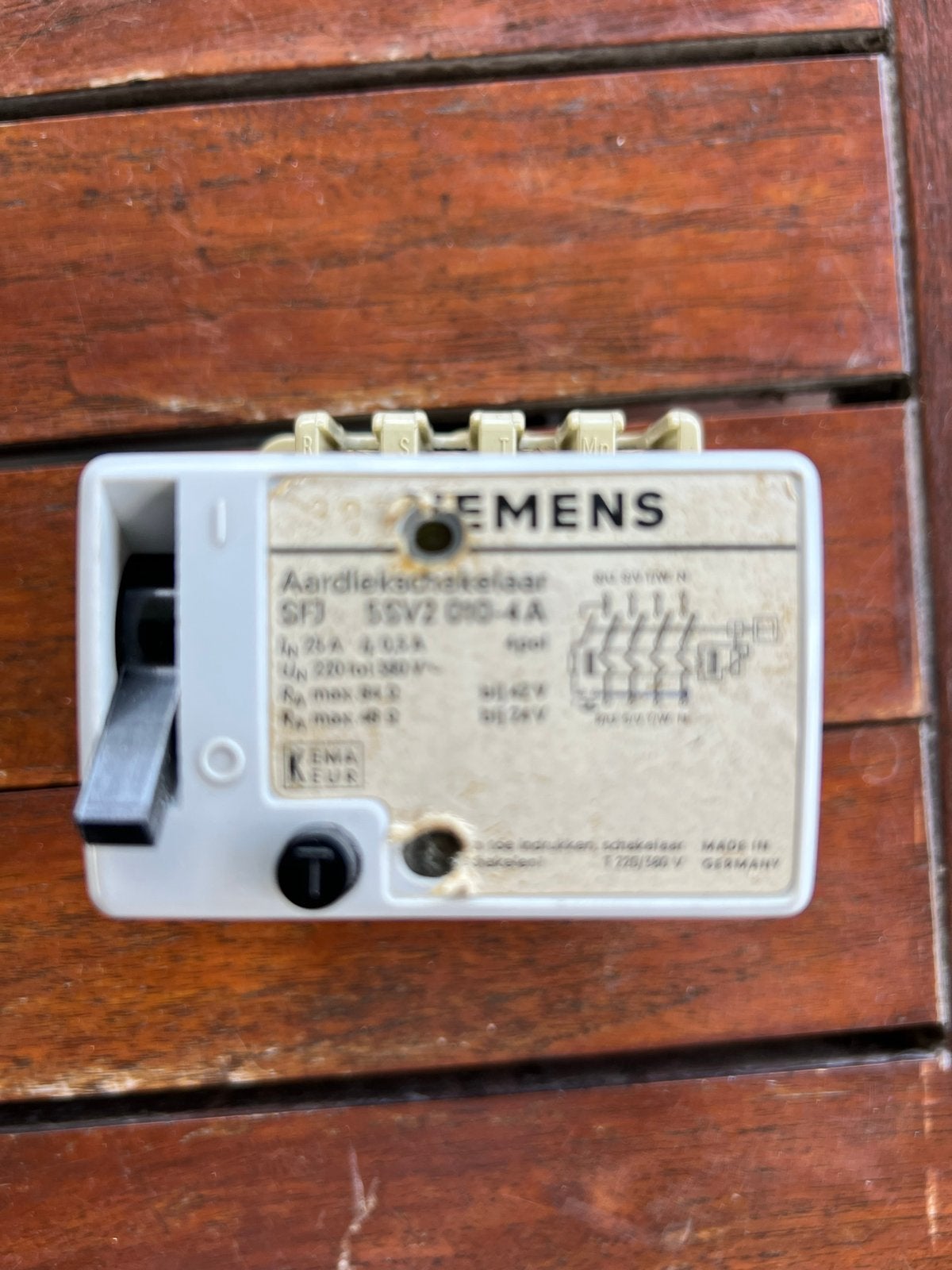 Siemens Aardlekschakelaar SFJ SSV2 010-4A, Ophalen of Verzenden, Gebruikt, Siemens, Aardlekschakelaar
