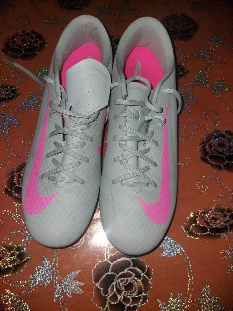 Nike voetbal schoenen  den haag, Maat XS of kleiner, Schoenen, Ophalen of Verzenden, Zo goed als nieuw