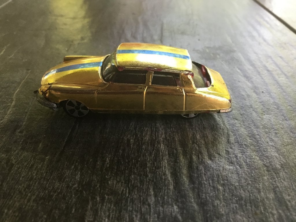 Faller hitcar Citroën ds21 goudkleurig, Overige merken, Gebruikt, Auto, 1:32 tot 1:50