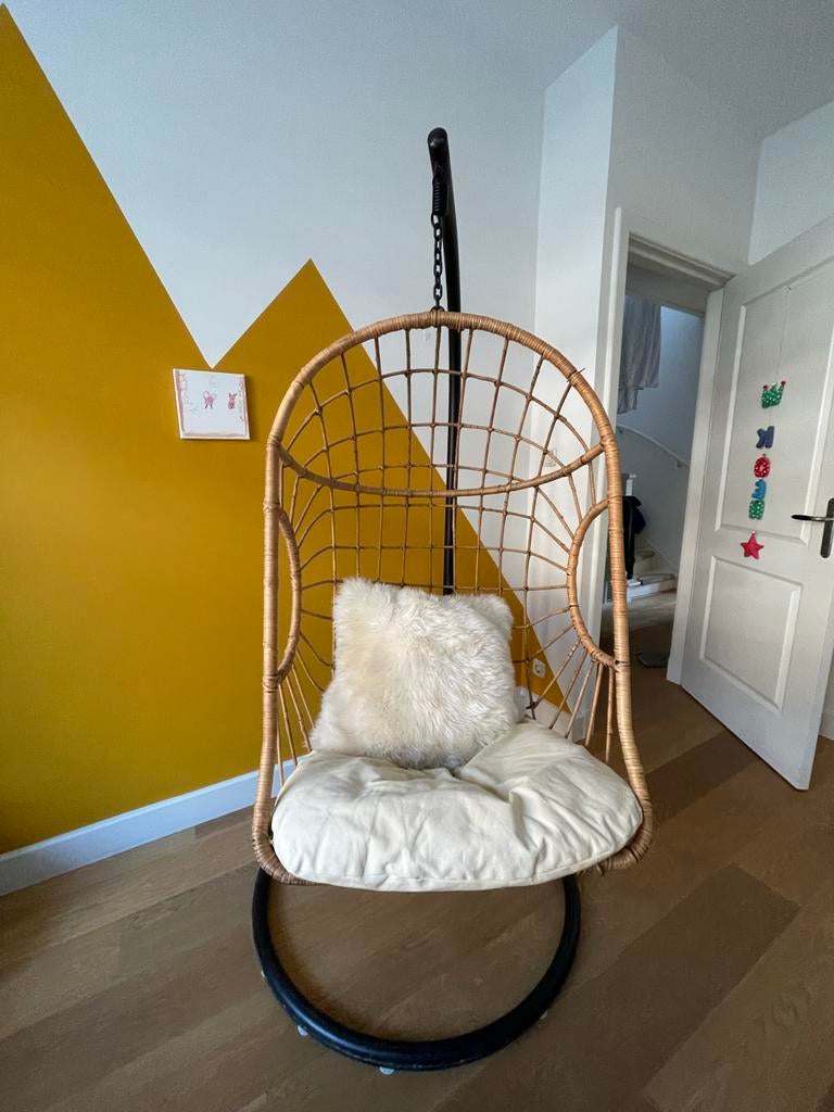 Hangstoel voor binnen met riet, Huis en Inrichting, Stoelen, Ophalen, Gebruikt, Bruin, Riet of Rotan