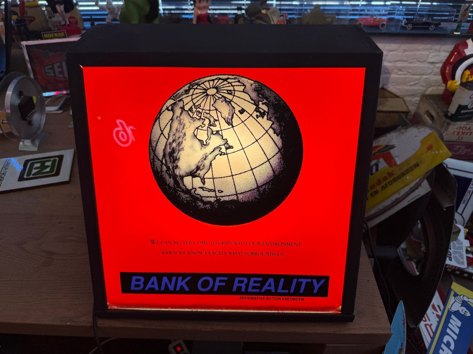 Bank of Reality Lichtbak - Uniek Kunstwerk, Ophalen