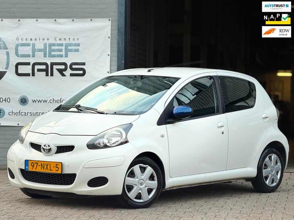 Toyota Aygo 1.0 Navigator|NAP|AIRCO|NAVI|CRUISE|DEALER ONDH!, Voorwielaandrijving, Euro 5, Stof, Gebruikt