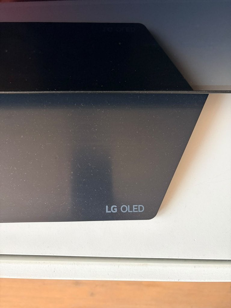Foto 4 van LG OLED 55 inch • 4K 120Hz • HDMI 2.1 • Wegens emigratie