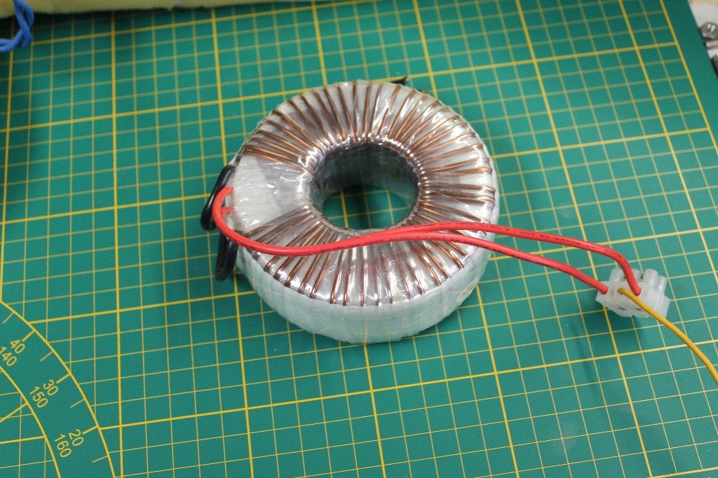 Te koop ringkern transformator trafo 12 volt 150VA, Hobby en Vrije tijd, Elektronica-componenten, Ophalen of Verzenden, Zo goed als nieuw