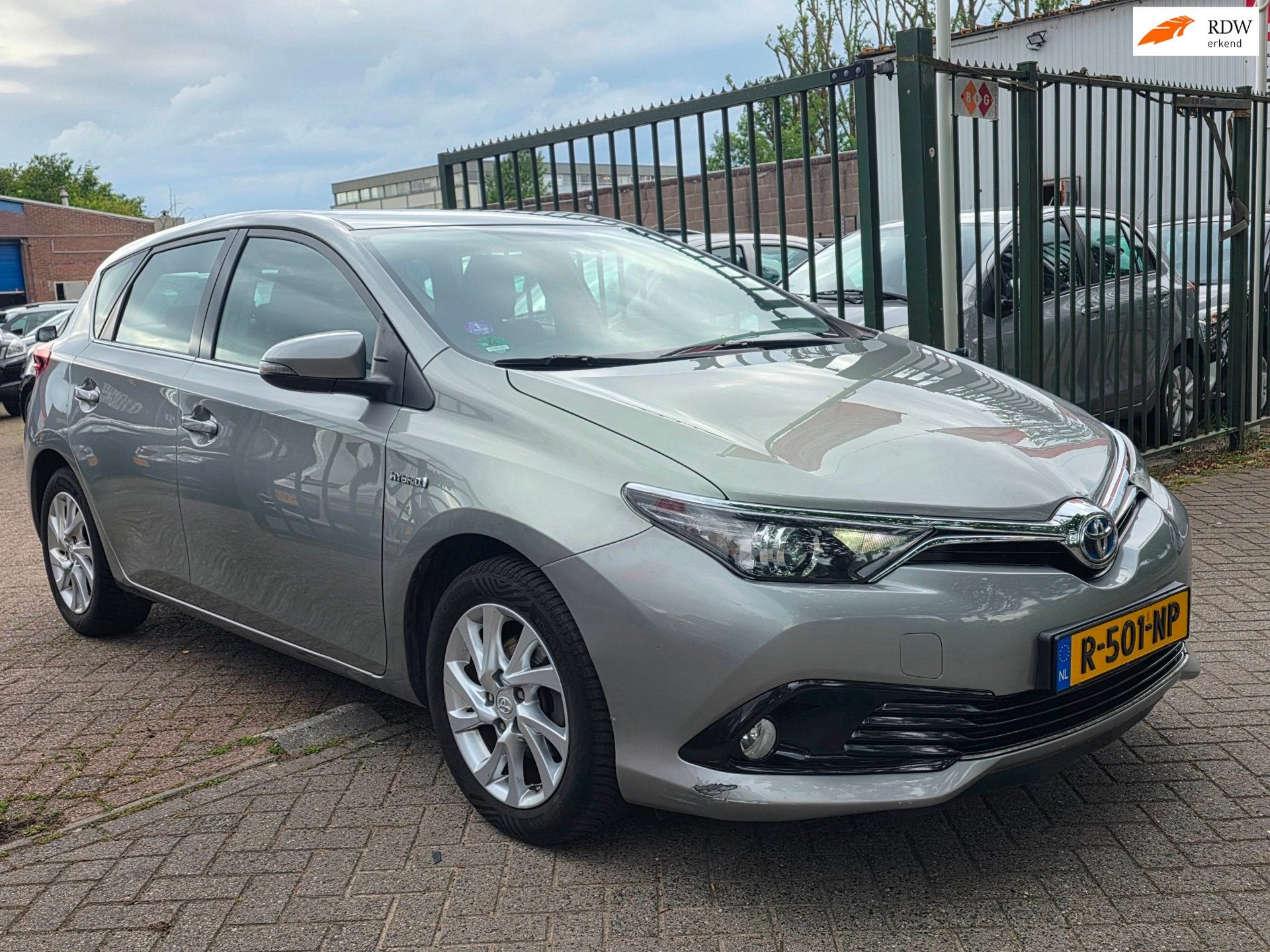 Toyota Auris 1.8 Hybrid Aspiration Navigatie achteruit camer, 28 km/l, Gebruikt, Euro 6, 4 cilinders