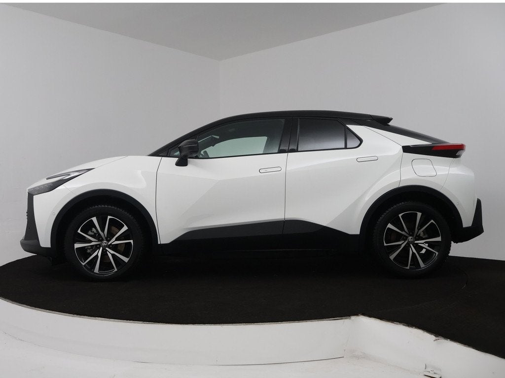 Toyota C-HR 2.0 Plug-in Hybrid 220 First Edition | Navigatie, 12 maanden, Stof, 725 kg, 4 cilinders