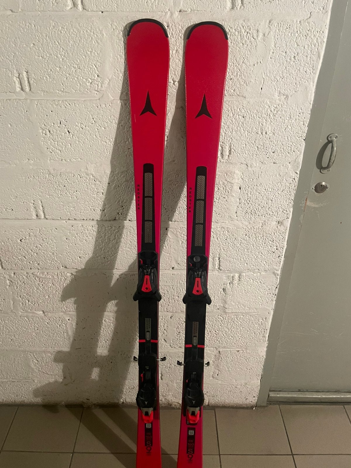 Atomic Redster S9 Revoshock 160cm – Nieuw, Sport en Fitness, 160 tot 180 cm, Nieuw, Ophalen of Verzenden, Carve