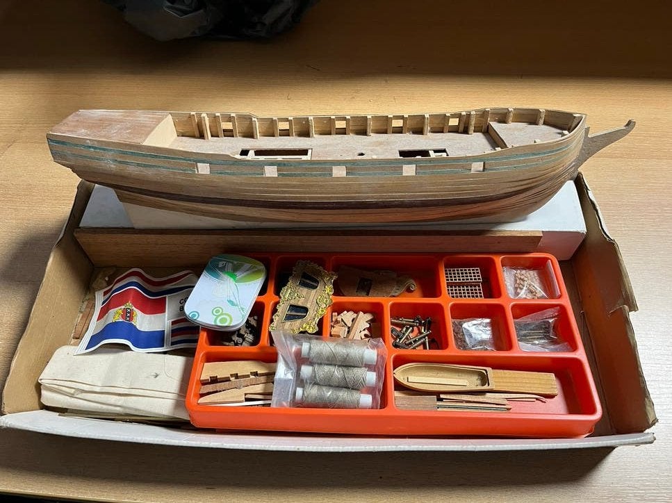 Modelbouwschip Hollandia Dolphyn 1:50 - Corel in, Overige merken, Ophalen of Verzenden, Zo goed als nieuw, X