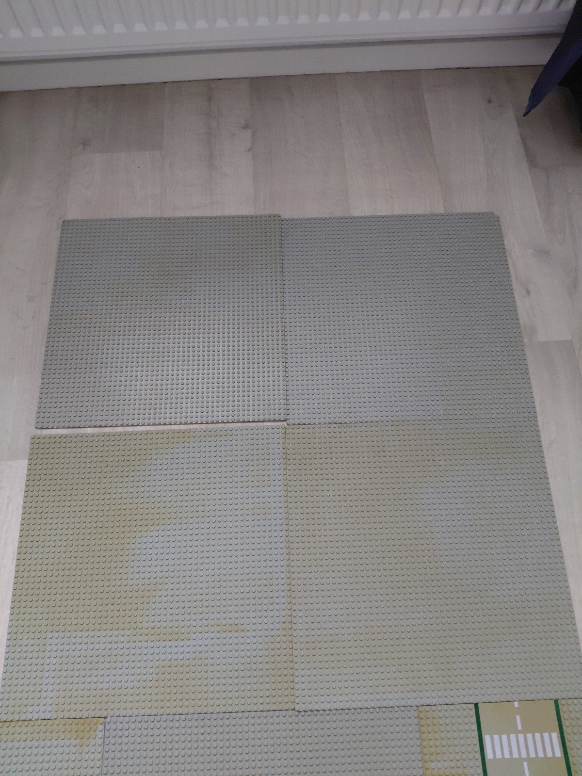 Lego Grondplaten - 4 stuks (2x grijs, 2x weg), Lego, Ophalen of Verzenden, Grondplaat, City