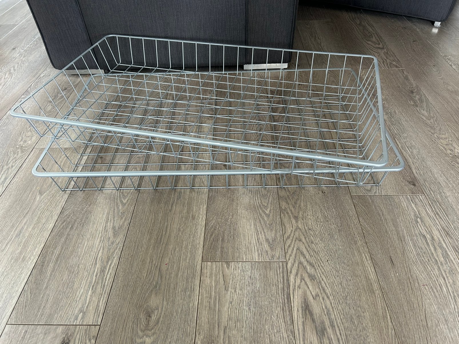 2 grijze metalen gaas manden, Ophalen, Gebruikt