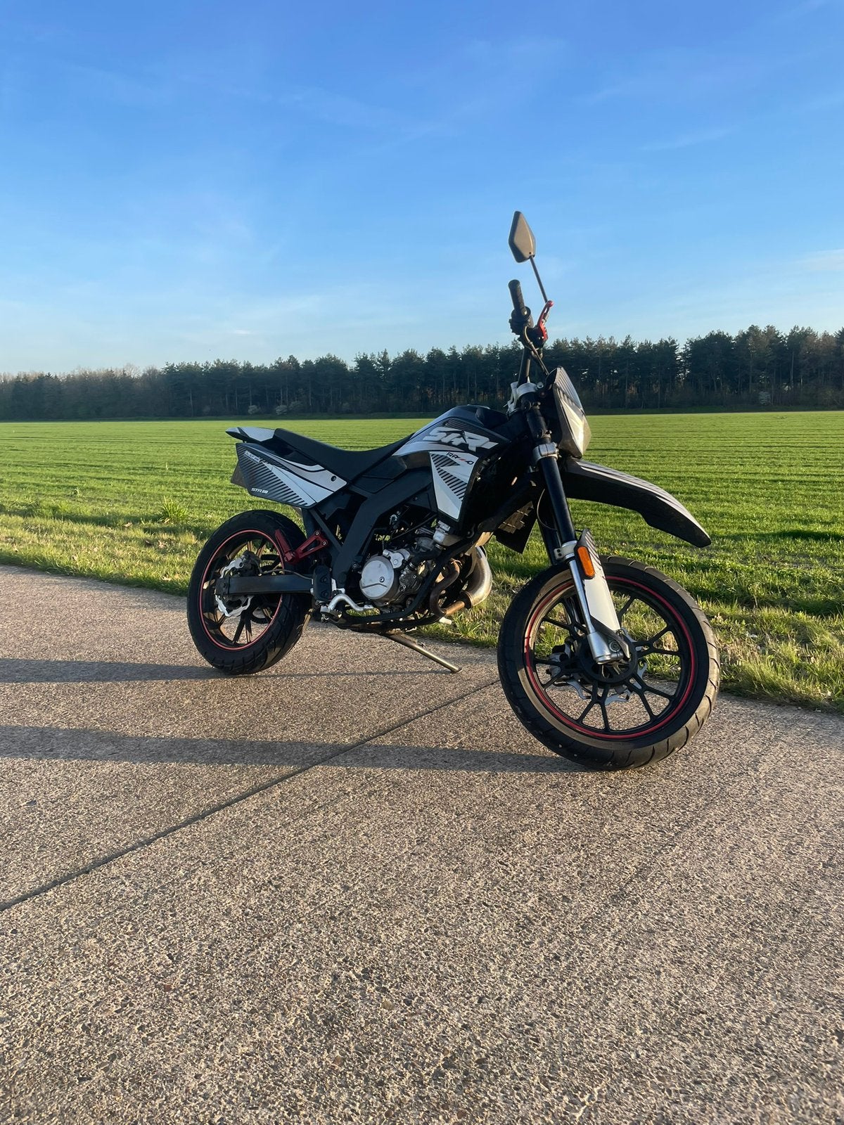 Razzo str 50 schakelbrommer am6, Fietsen en Brommers, Ophalen, Zo goed als nieuw