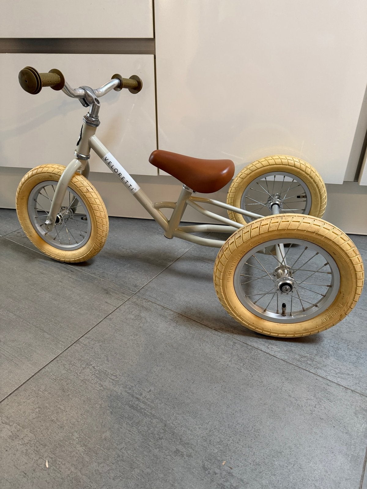 Veloretti loopfiets/driewieler - Zo goed als nieuw, Ophalen, Zo goed als nieuw, Verstelbare zitting