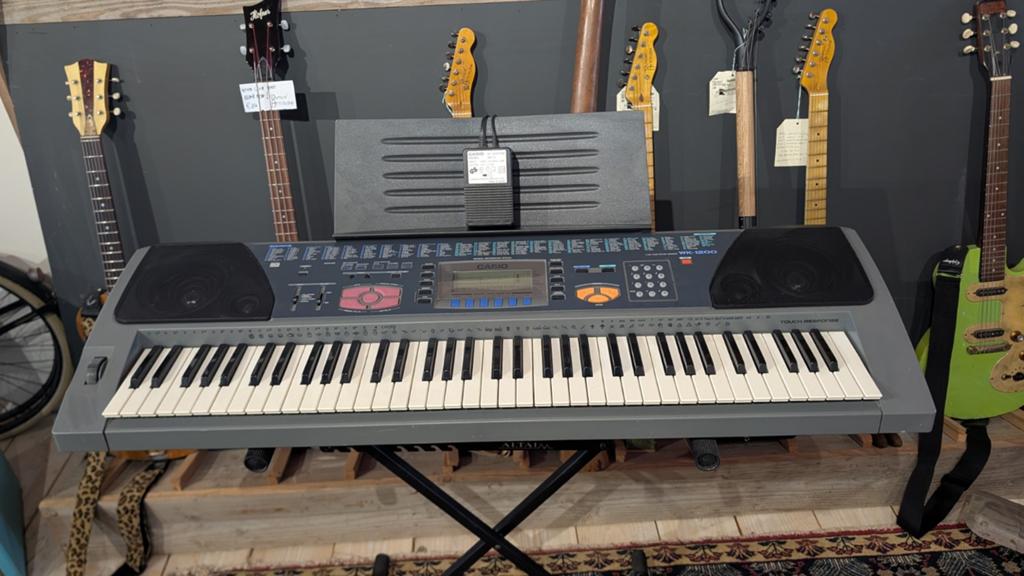 Casio WK 1200 keyboard, Ophalen of Verzenden, 61 toetsen, Casio, Met standaard
