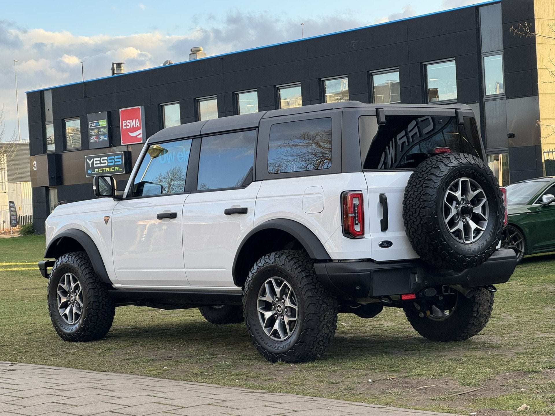 Ford Bronco AWD 2.7L V6 BADLANDS (bj 2025), Auto's, Gebruikt, Zwart, 320 pk, Wit