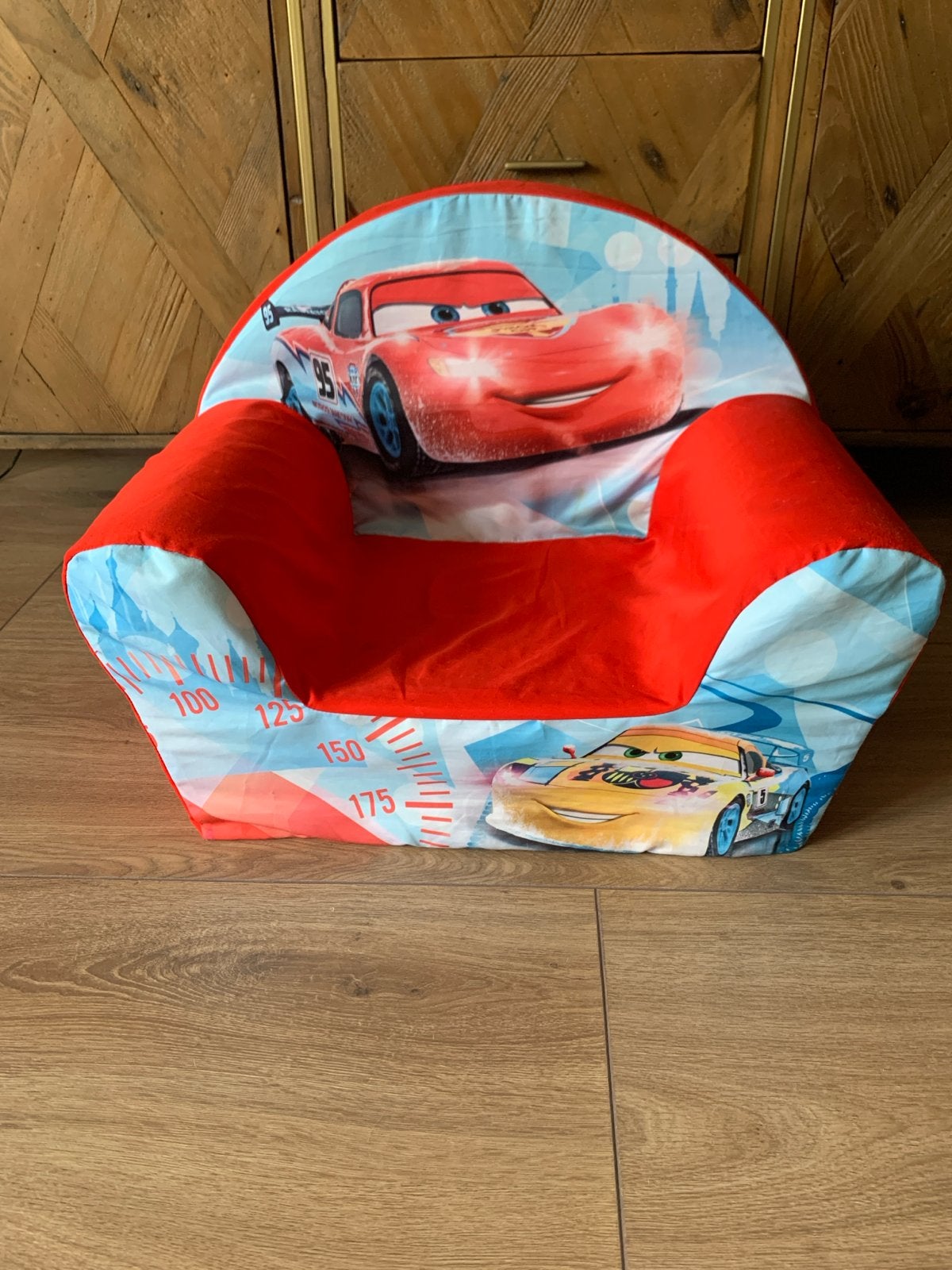 Disney Cars kinderstoel-fauteuil ZGAN, Ophalen, Zo goed als nieuw, Stoel