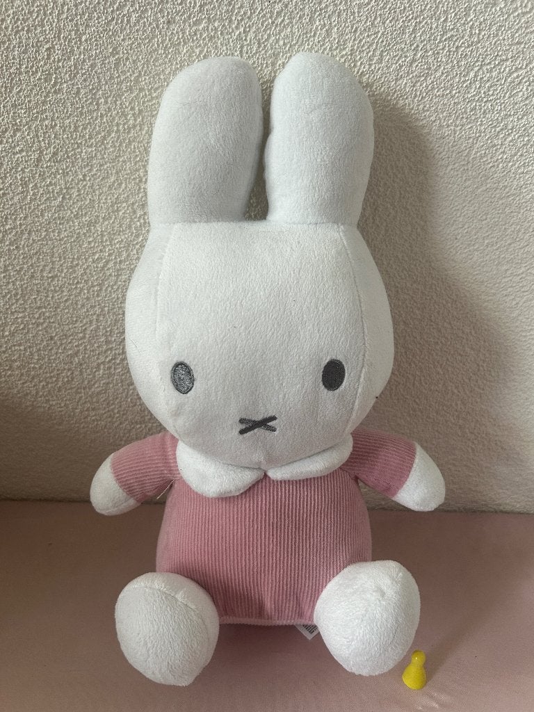 Nijntje pluche knuffel roze ribstof Tiamo 20 cm, Info@tiamo.nl, Platinastraat 27 8211 AR Lelystad The Netherlands, Konijn, Ophalen of Verzenden