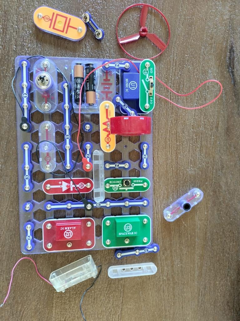 Snap Circuits Elektronisch Experimenteerpakket, Ophalen of Verzenden, Gebruikt, Bouwen, Met licht