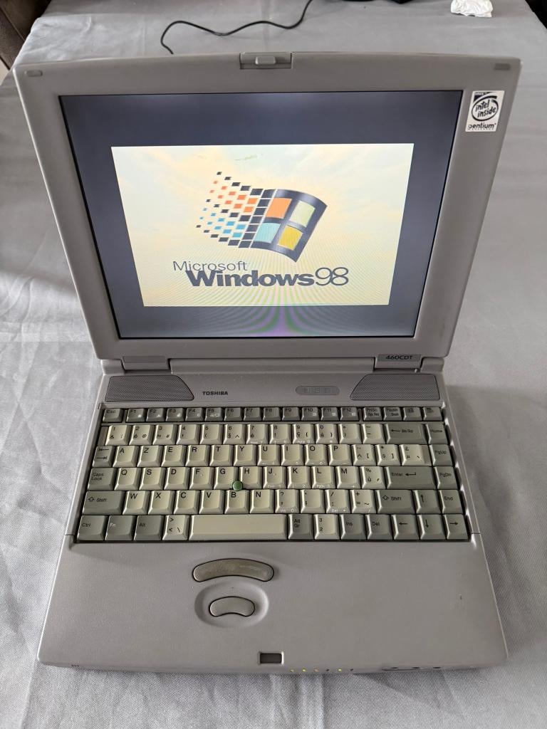 Toshiba 460CDT/2.1 Pentium MMX met docking station, Computers en Software, Windows Laptops, Gebruikt, HDD, Minder dan 4 GB, Ophalen of Verzenden