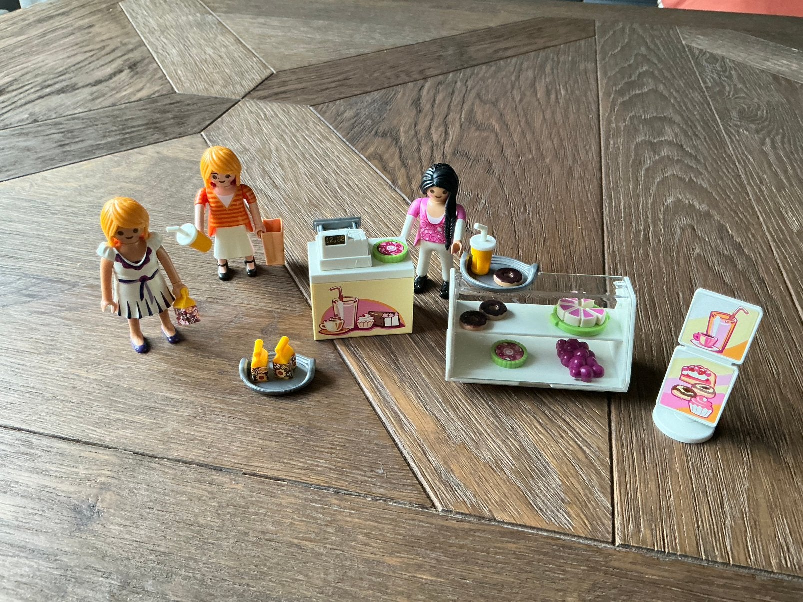 Playmobil 5631 lunchroom + 7 poppentjes, Ophalen of Verzenden, Zo goed als nieuw