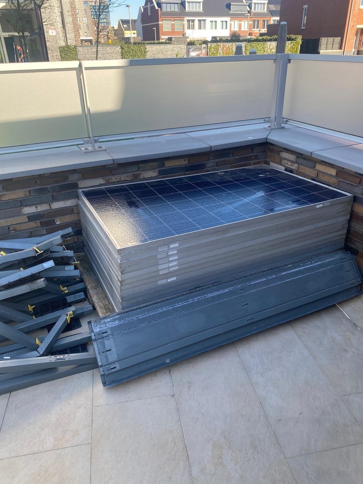 JA Solar zonnepanelen, Growatt omvormer en montagemateriaal, Ophalen, Gebruikt, 200 wattpiek of meer, Compleet systeem