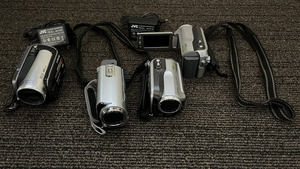 Partij 4 stuks 3x JVC en 1x Panasonic Mini DV HDD Camcorders, Mini dv, Gebruikt, Full HD, JVC