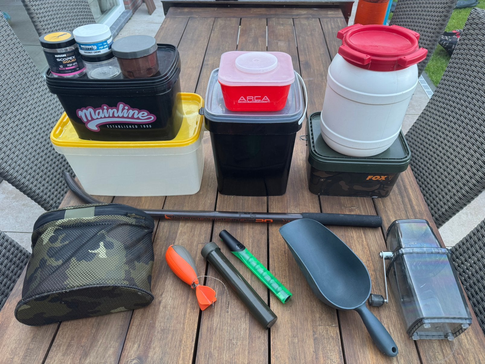 Veel voer accessoires karpervissen, Watersport en Boten, Ophalen of Verzenden, Zo goed als nieuw, Complete set