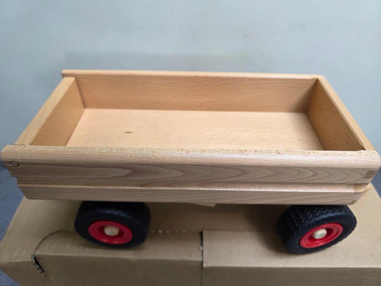 Houten speelgoedwagen van Spiel Gut, Kinderen en Baby's, Speelgoed | Houten speelgoed, Ophalen of Verzenden, Nieuw, Duw- of Trekspeelgoed