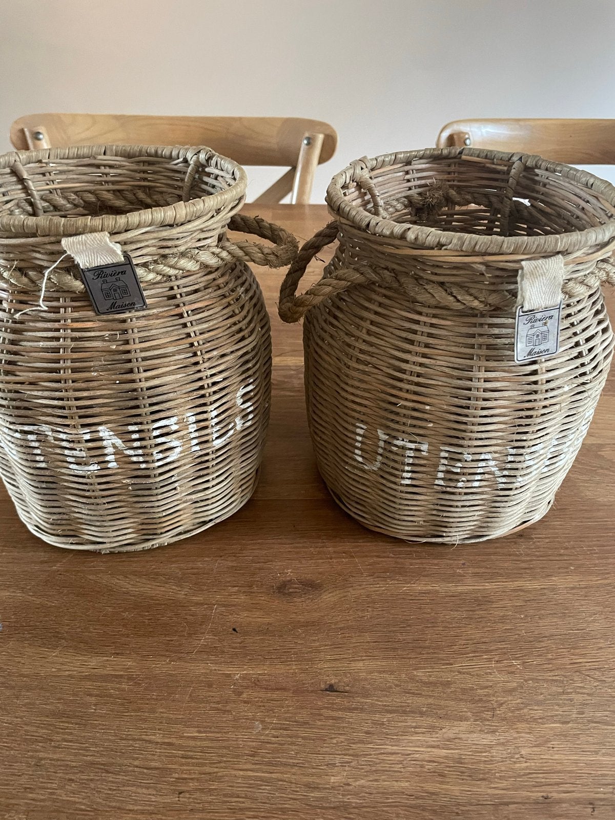 Riviera Maison rieten manden - set van 2, Huis en Inrichting, Woonaccessoires | Schalen en Manden, Zo goed als nieuw, Mand, Rond