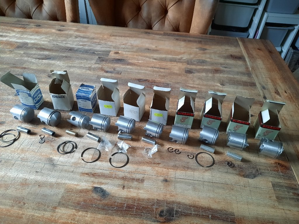 N.O.S 10 x zuiger kreidler florett, Fietsen en Brommers, Ophalen, Nieuw, Cilinder