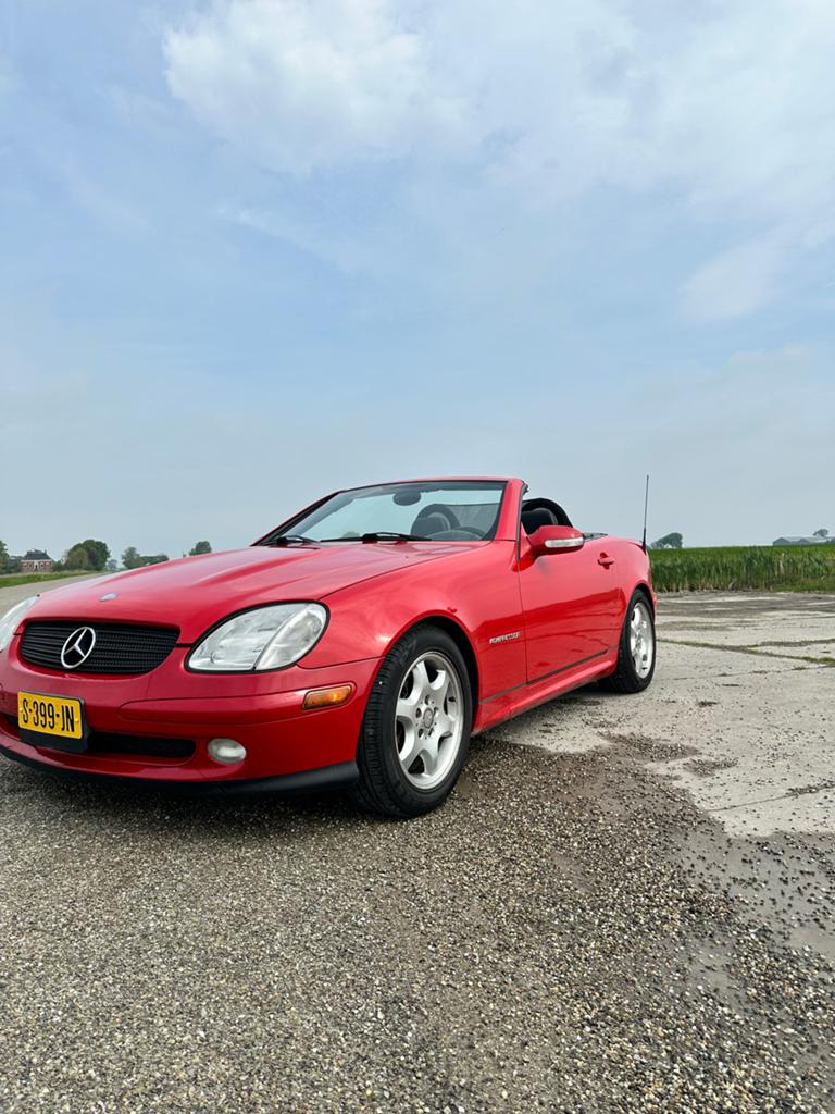 Mercedes slk 230 compressor, Auto's, Mercedes-Benz, Cabriolet, 1337 kg, 66 €/maand, Rood