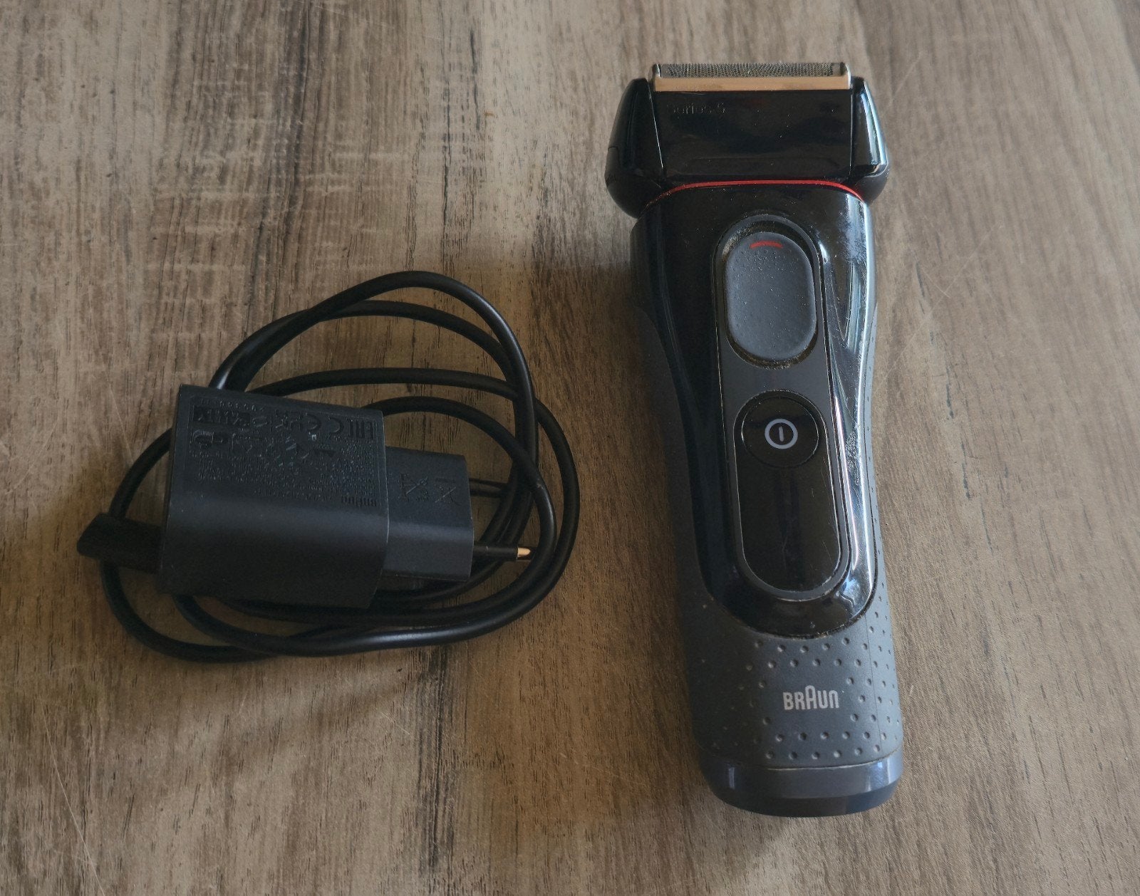 Braun Series 5 elektrisch scheerapparaat  SmartPlug-oplader., Ophalen of Verzenden, Refurbished, Scheren en Epileren