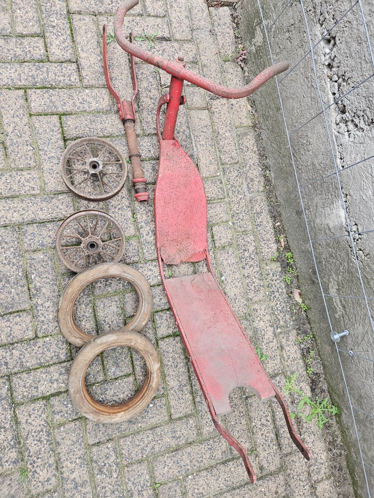 Oude rode step - ideaal voor de handige klusser, Fietsen en Brommers, Steps, Ophalen of Verzenden, Gebruikt, Gewone step