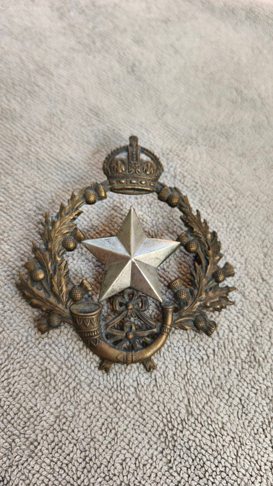 Originele Shoulderbelt badge Cameronians., Ophalen of Verzenden, Landmacht, Engeland, Embleem of Badge