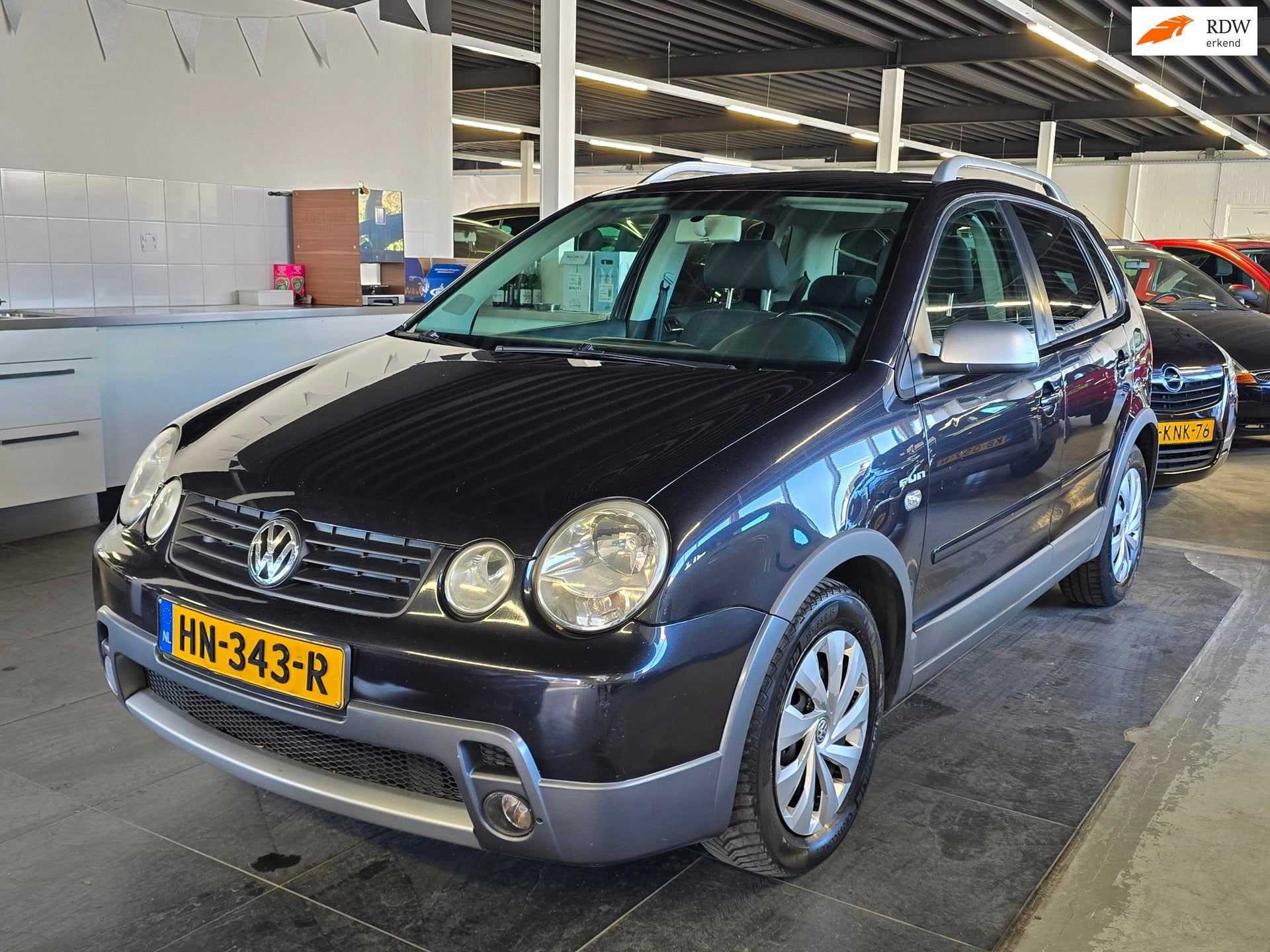 Volkswagen Polo 1.4-16V FUN/AIRCO/APK 12-2026/5-DEURS/, Auto's, Volkswagen, Voorwielaandrijving, Gebruikt, Zwart, 4 cilinders