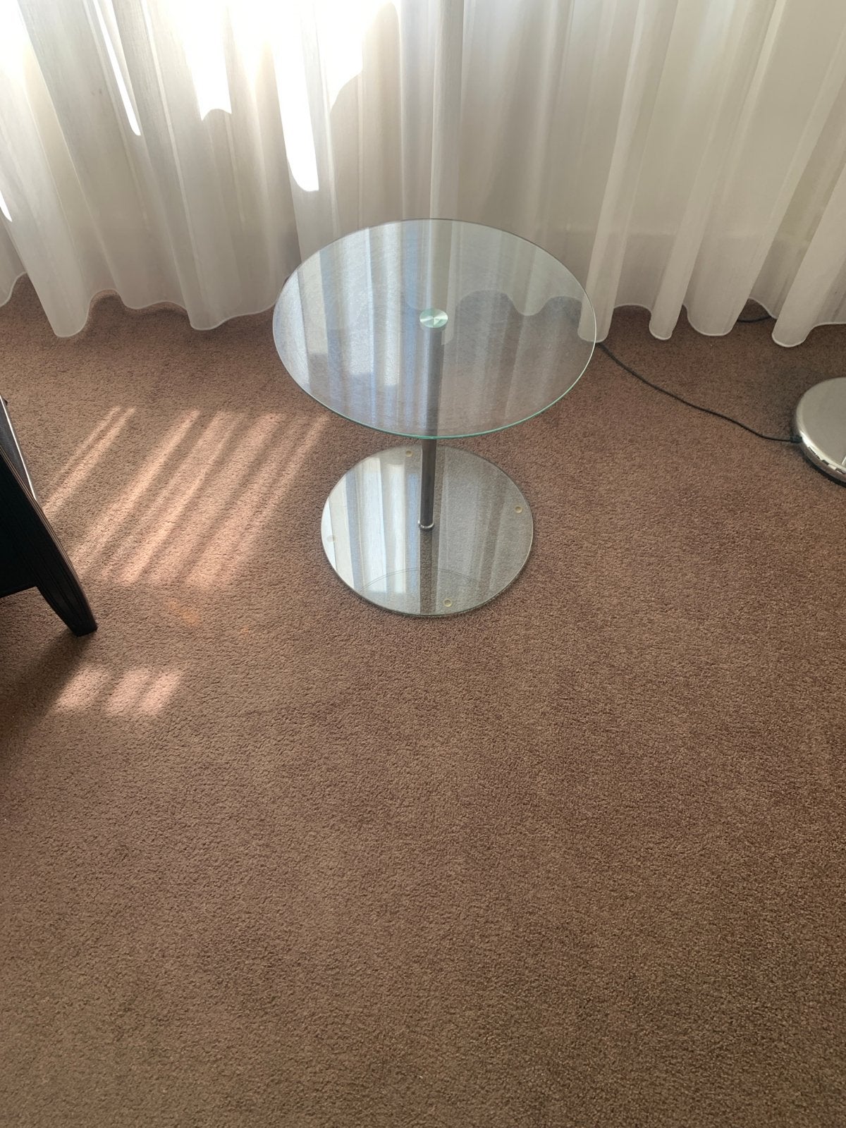 Moderne glazen bijzettafel met metalen poot, Minder dan 55 cm, Gebruikt, Rond, Glas