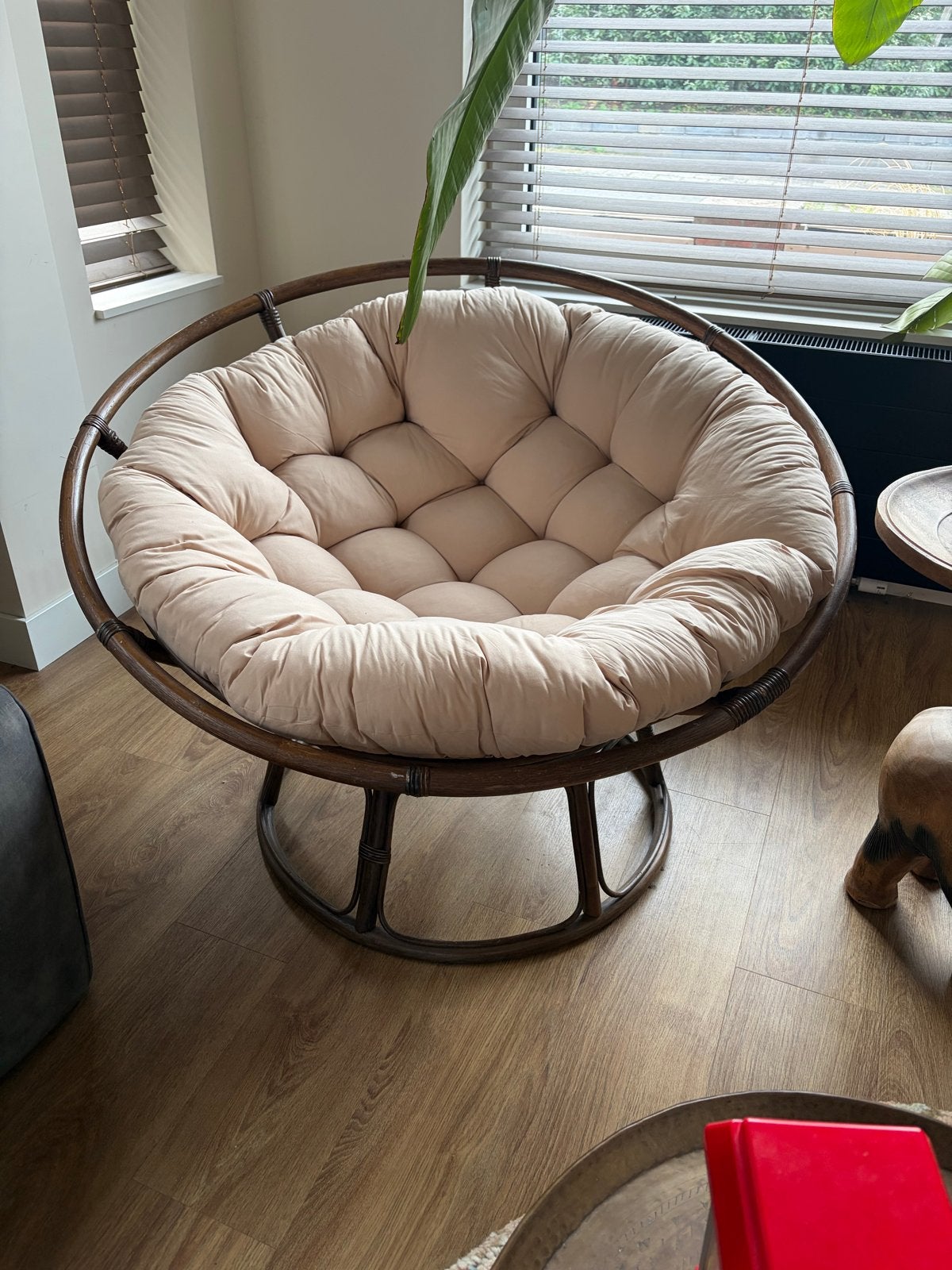 Comfortabele Papasanstoel met kussen, Huis en Inrichting, Gebruikt, Bruin, Riet of Rotan, Ophalen of Verzenden