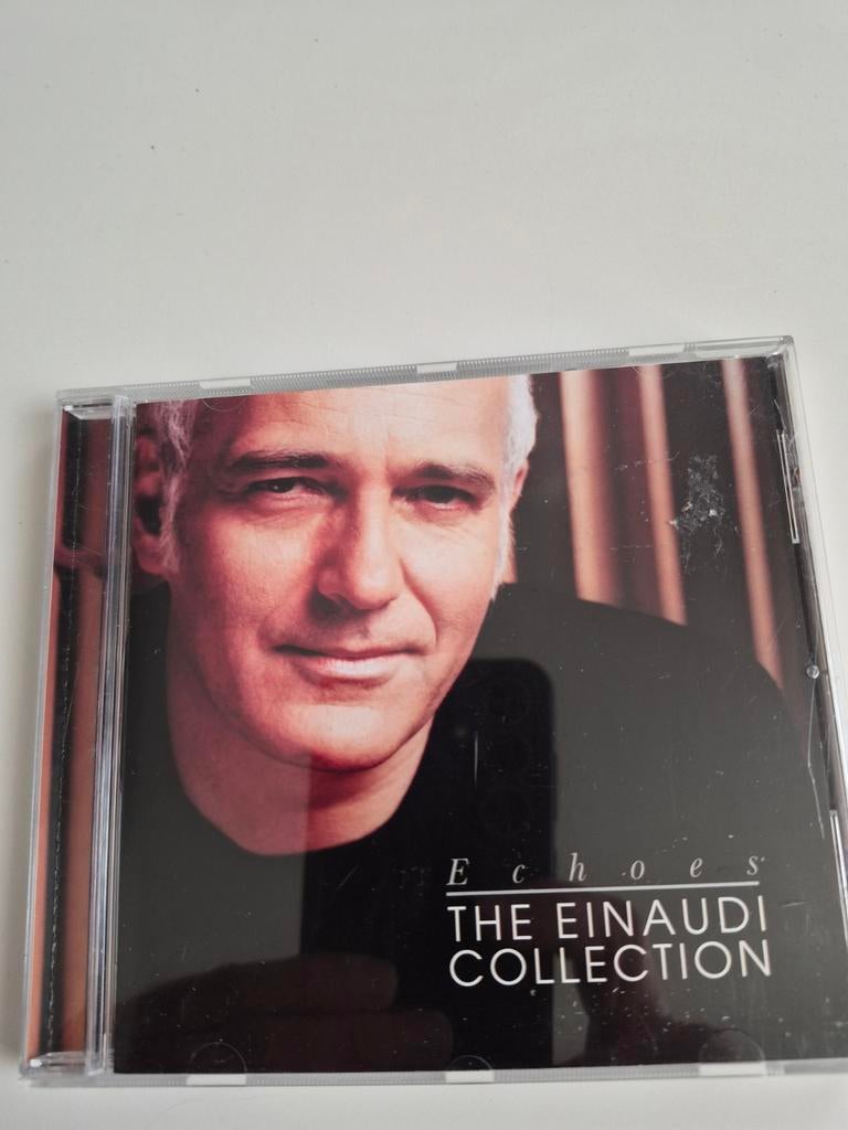 Ludovico Einaudi - Echoes: The Einaudi Collection CD, Ophalen of Verzenden, Modernisme tot heden, Gebruikt, Overige typen