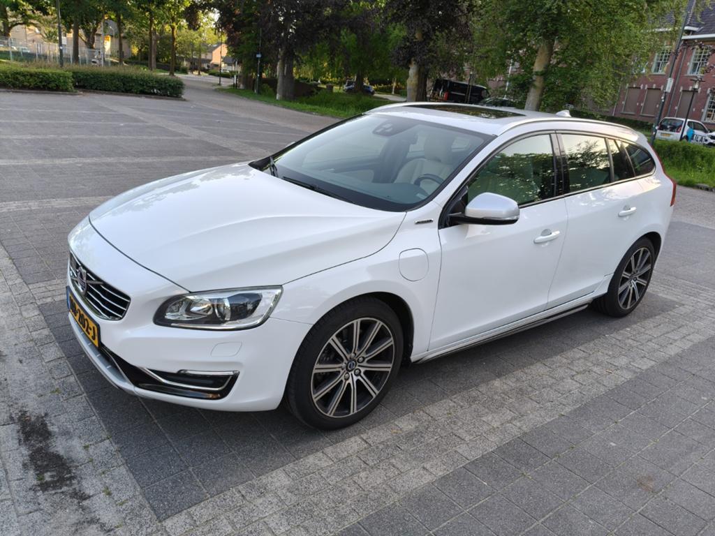 Volvo V60 D5 Twin Engine 231pk Geartronic AWD Plug In Hybrid, Auto's, Volvo, Automaat, 1800 kg, Vierwielaandrijving, Particulier