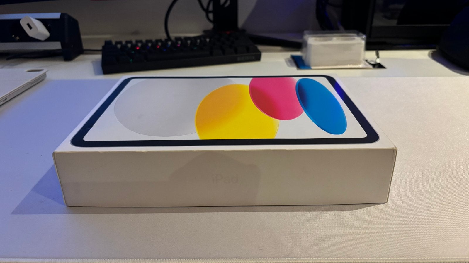 iPad 10 (2022) 5G 64GB Zilver + Apple Smart Folio • Doos, 10 inch, Apple iPad, Ophalen of Verzenden, Zo goed als nieuw