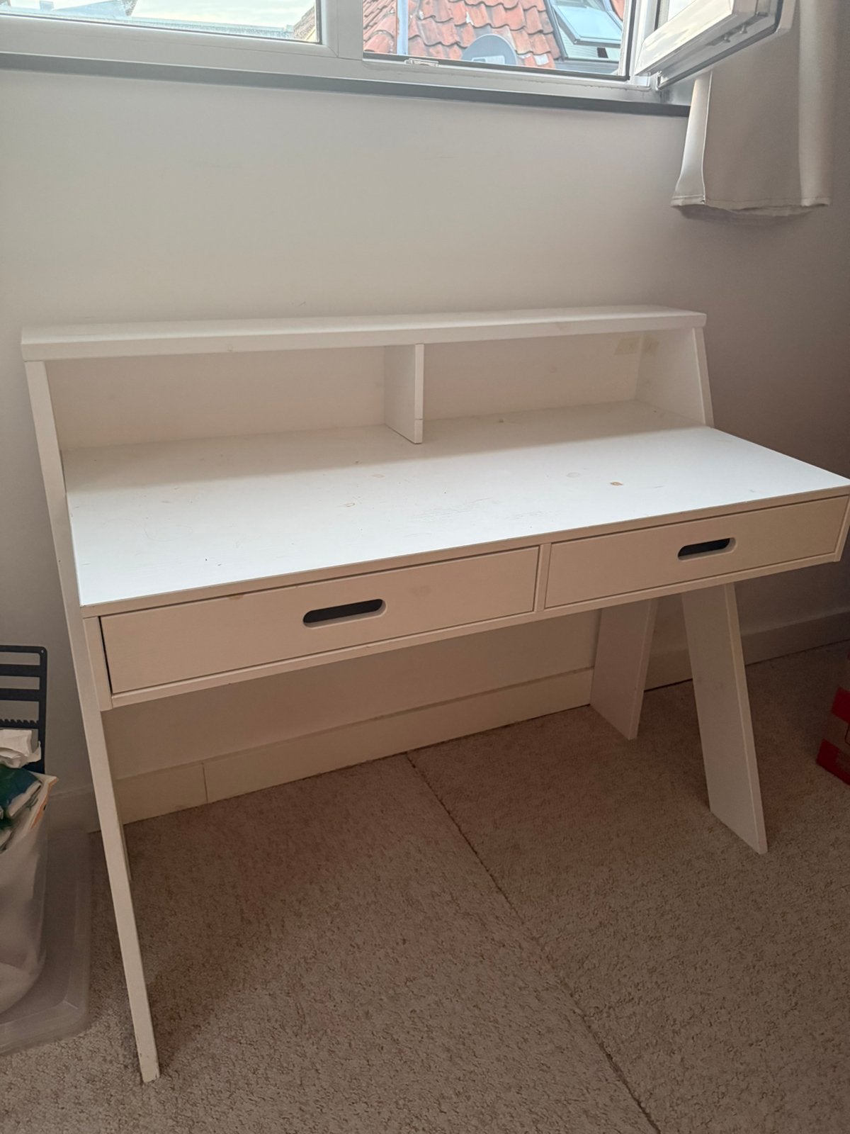 Free white desk, Ophalen, Zo goed als nieuw