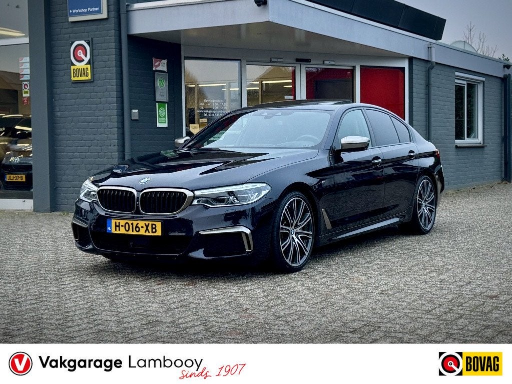 BMW 5 Serie M550i xDrive High Executive 360 Softclose Massag, Auto's, BMW, Gebruikt, 4395 cc, Vierwielaandrijving, Sedan