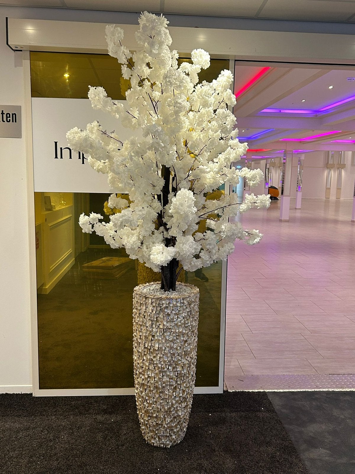 Schelpenvazen met bloesem boom, Ophalen of Verzenden, Zo goed als nieuw