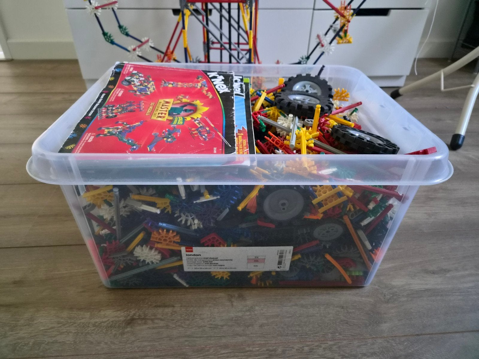 Grote bak vol K'NEX + gemotoriseerd zelfgebouwd reuzenrad!, Ophalen, K'nex