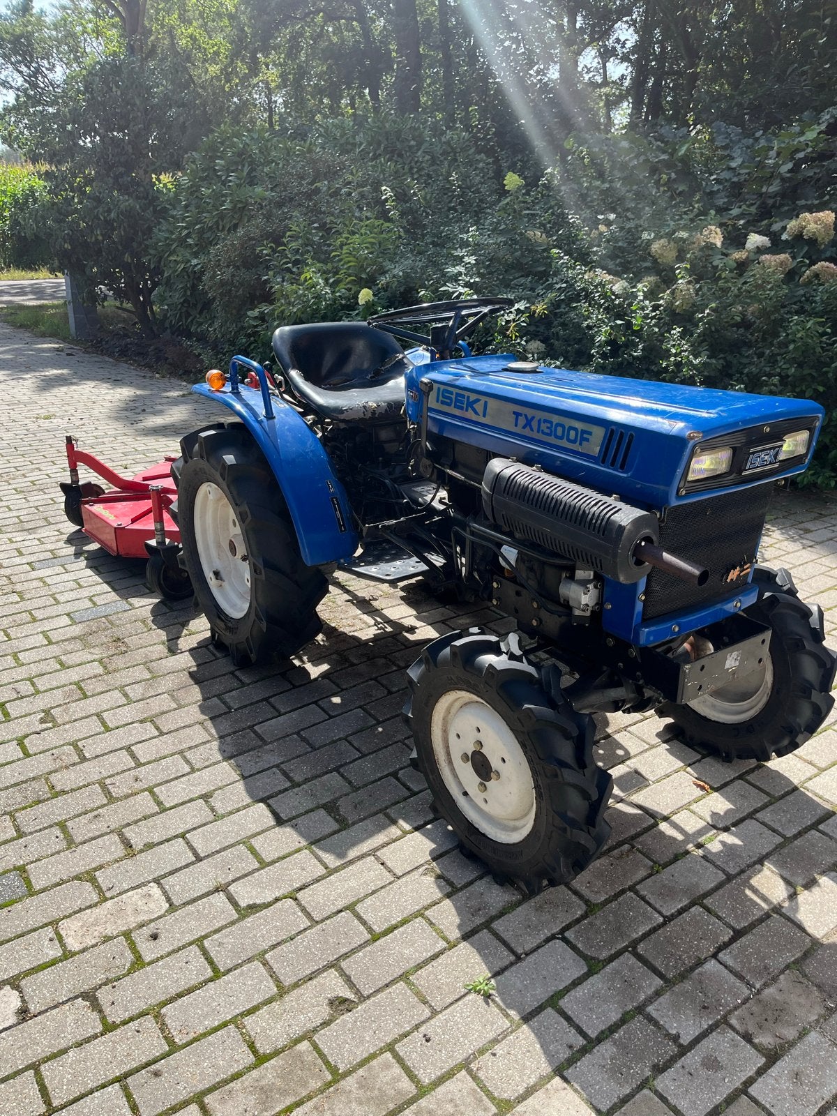 Iseki TX1300F Compact Tractor met diverse werktuigen, Zakelijke goederen, Gebruikt, Meer dan 10000, Tot 80 Pk, Ophalen