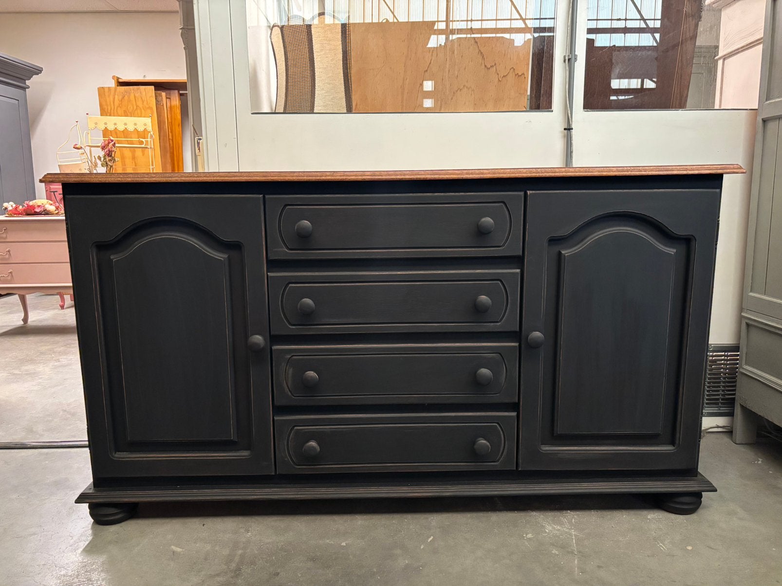 Landelijk brocante dressoir, Ophalen, Studio Larilo, 150 tot 200 cm, Eikenhout