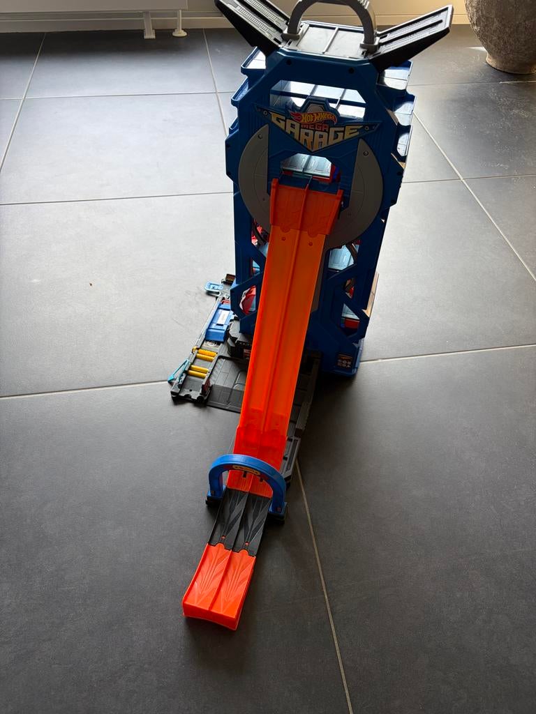 Hot Wheels Garage met Racebaan en Carrousel, Ophalen, Racebaan, Zo goed als nieuw, Hot Wheels