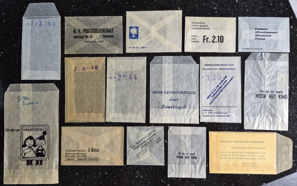 15 OUDE PAPIEREN POSTZEGEL ZAKJES, Verzenden, Overige typen