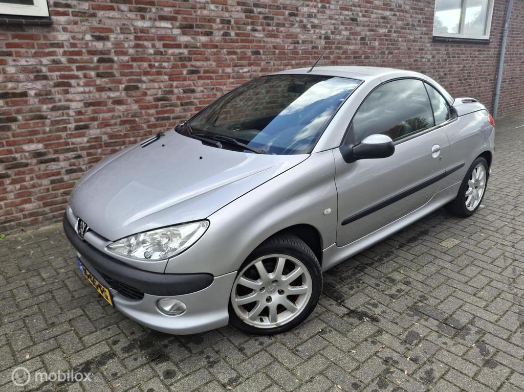 Peugeot 206 CC 2.0-16V, 136 pk, Gebruikt, 4 cilinders, Cabriolet